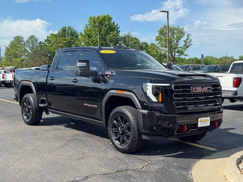 Used 2025 GMC Sierra 2500 AT4 w/ AT4 Premium Plus Package AWD/4WD image 2
