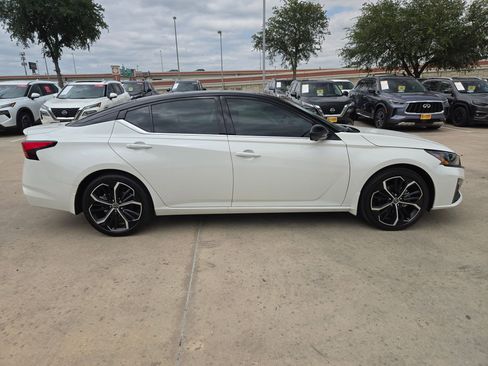 New 2026 Nissan Altima 2.5 SR FWD image 2