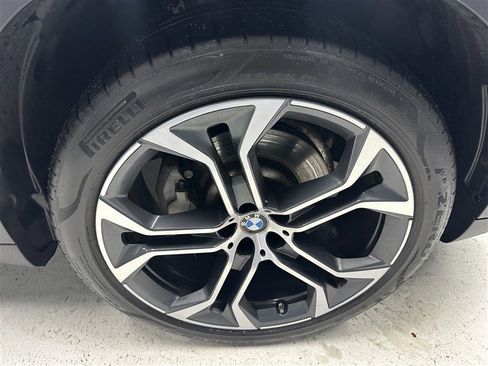 Used 2021 BMW X5 xDrive40i w/ Premium Package image 15