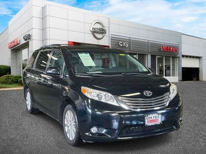 Used 2015 Toyota Sienna XLE Premium w/ Four Season Floor Mat Package