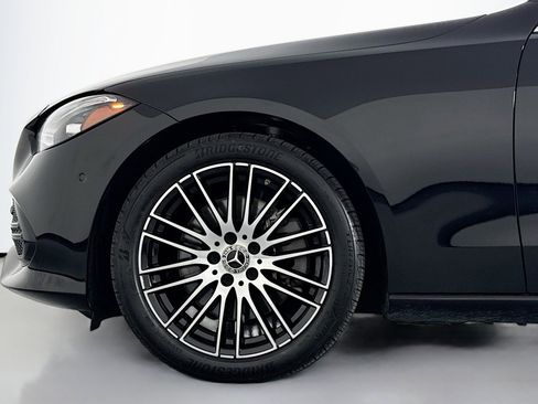 Used 2023 Mercedes-Benz C 300 Sedan image 9