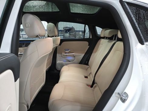 Used 2025 Mercedes-Benz GLA 250 4MATIC image 7