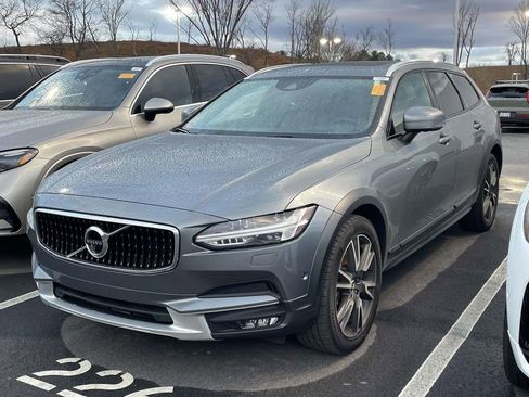 Used 2019 Volvo V90 T6 Cross Country w/ Advanced Package image 2