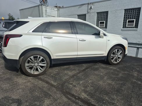 Used 2022 Cadillac XT5 Premium Luxury w/ LPO, Floor Liner Package AWD/4WD image 8