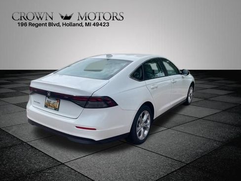 Used 2023 Honda Accord LX image 5