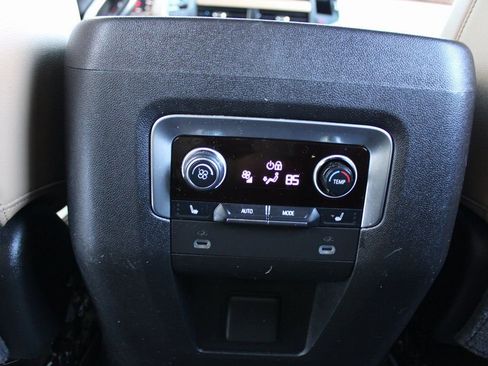 Used 2021 Chevrolet Tahoe Premier AWD/4WD image 24