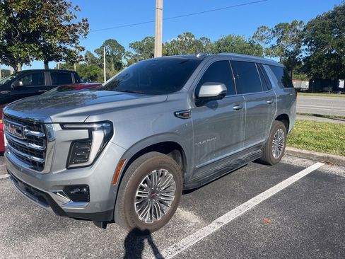 Used 2025 GMC Yukon Elevation AWD/4WD image 3