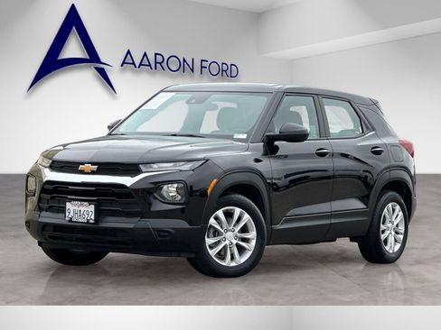 Used 2023 Chevrolet TrailBlazer LS FWD image 2