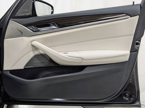 Used 2023 BMW 540i xDrive w/ M Sport Package image 22