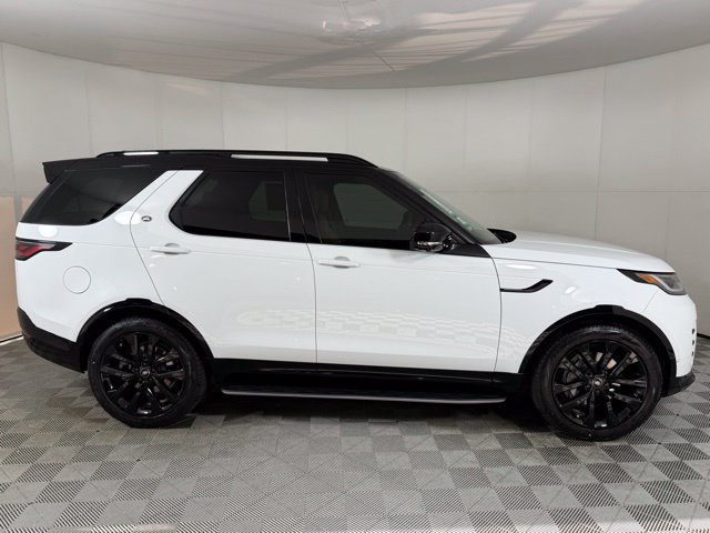 Used 2026 Land Rover Discovery Dynamic SE AWD/4WD image 8