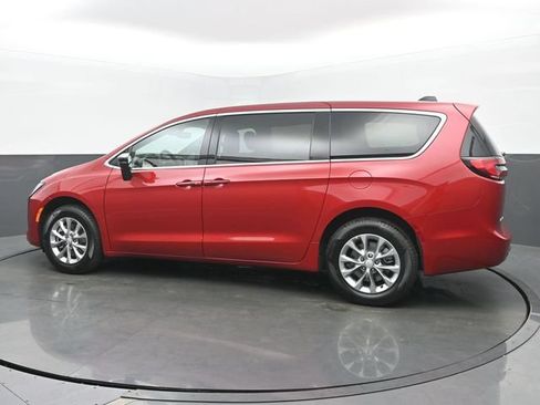 New 2027 Chrysler Pacifica Select w/ Family Tech Group AWD/4WD image 3