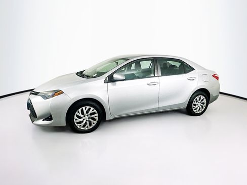 Used 2018 Toyota Corolla LE FWD image 4
