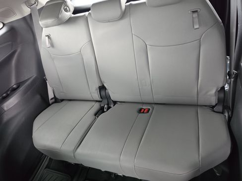 Certified 2025 Toyota Sienna XLE w/ XLE Plus Package FWD image 11