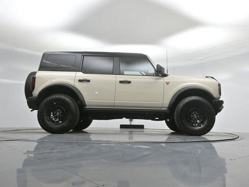 New 2026 Ford Bronco Badlands image 45