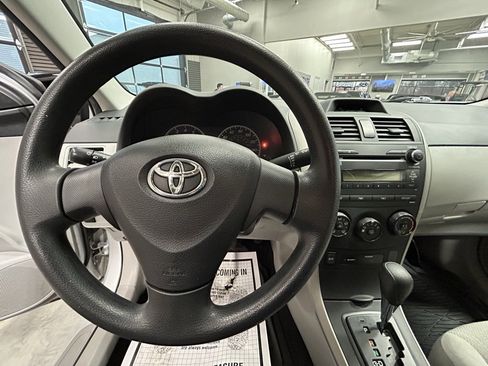 Used 2013 Toyota Corolla L image 9