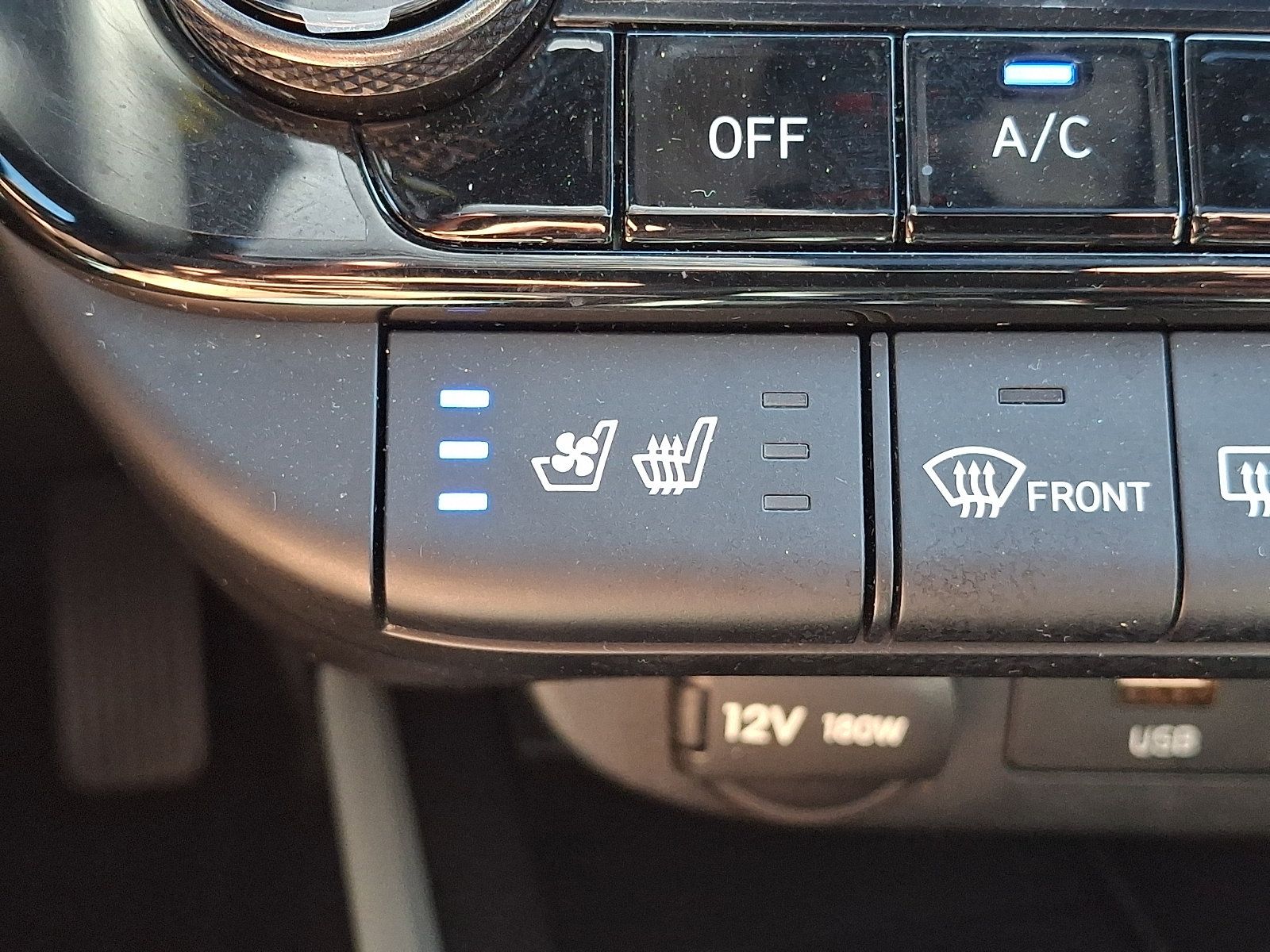 Certified 2025 Hyundai Elantra Limited FWD image 24