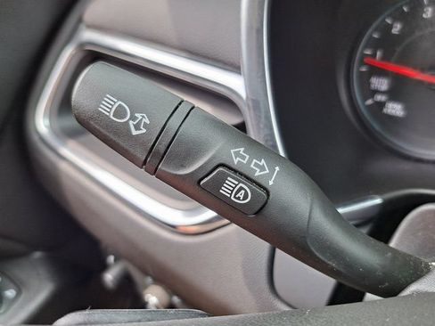 Used 2021 Chevrolet Equinox LT FWD image 12