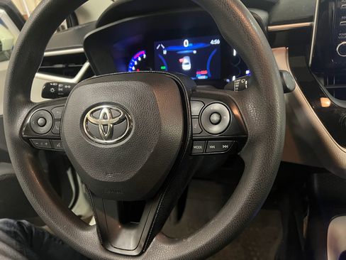 Used 2020 Toyota Corolla LE image 16
