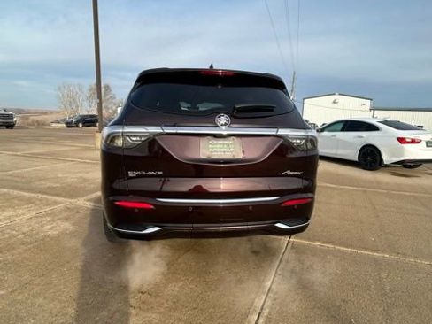 Used 2023 Buick Enclave Avenir image 4