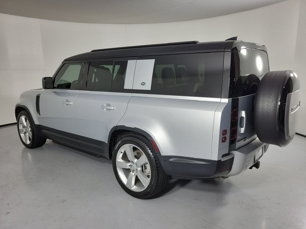 Used 2023 Land Rover Defender 130 SE AWD/4WD image 6