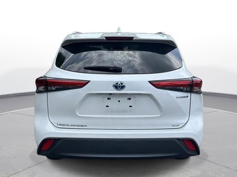 Used 2023 Toyota Highlander XLE FWD image 7