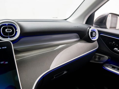 New 2025 Mercedes-Benz GLC 350e 4MATIC image 25