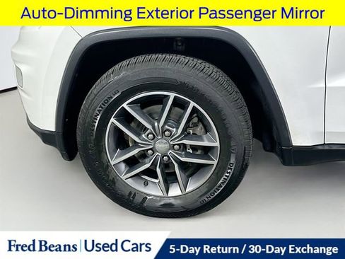 Used 2017 Jeep Grand Cherokee Limited AWD/4WD image 39