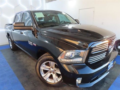 Used 2014 RAM 1500 Sport RWD image 5