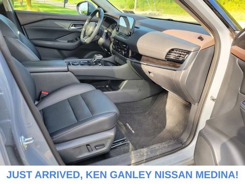 Certified 2023 Nissan Rogue SL w/ SL Premium Package AWD/4WD image 23
