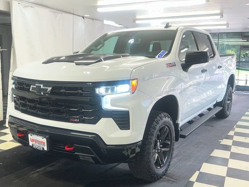 Used 2023 Chevrolet Silverado 1500 LT Trail Boss AWD/4WD image 3