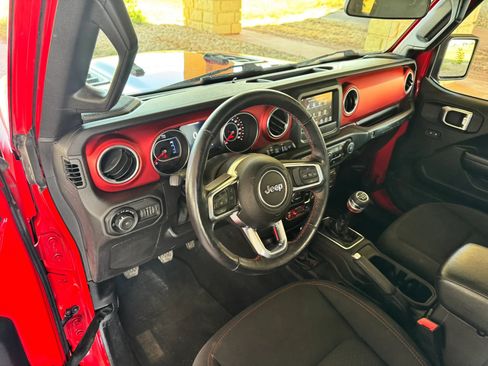 Used 2019 Jeep Wrangler Unlimited Rubicon w/ Steel Bumper Group AWD/4WD image 12