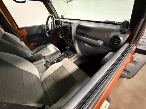 Used 2010 Jeep Wrangler Unlimited Sport image 59