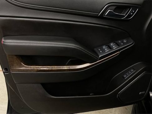 Used 2018 Chevrolet Suburban LT AWD/4WD image 25