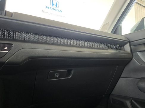 Used 2023 Honda CR-V EX image 17