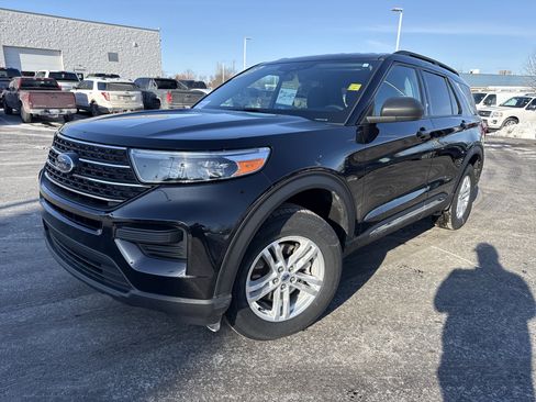 Certified 2023 Ford Explorer XLT w/ Class IV Trailer Tow Package image 2