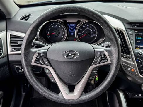 Used 2016 Hyundai Veloster FWD image 8