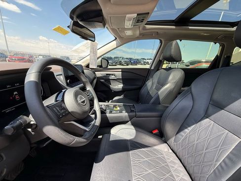 Used 2023 Nissan Rogue Platinum FWD image 15