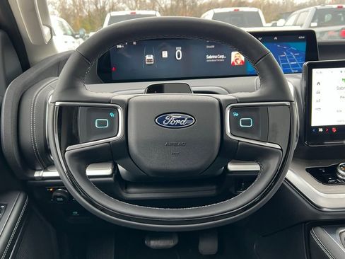 New 2025 Ford Expedition Max Platinum w/ Driver's Package image 38