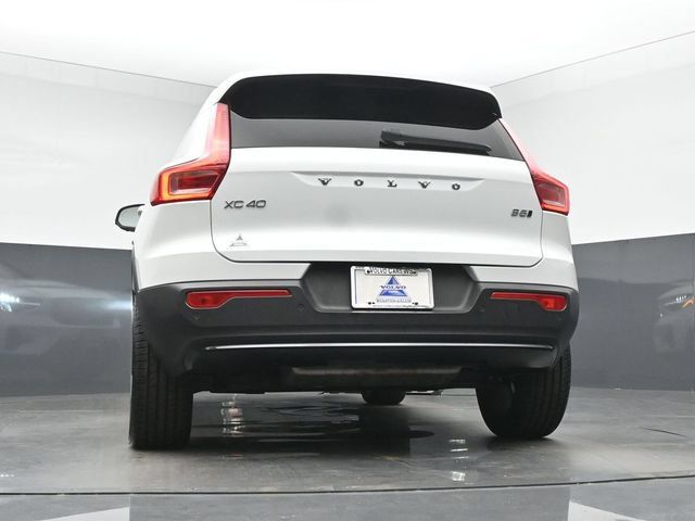 Used 2023 Volvo XC40 B5 Plus w/ Protection Package Premier AWD/4WD image 42