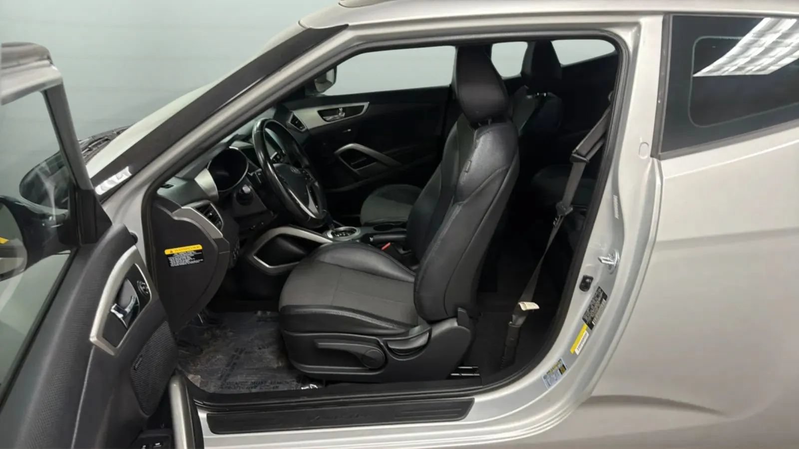 Used 2016 Hyundai Veloster w/ Option Group 03 FWD image 21