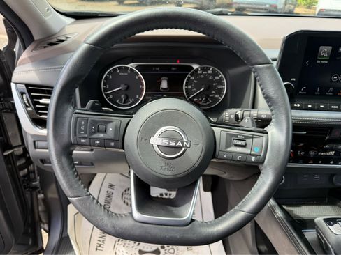 Used 2023 Nissan Rogue SL w/ SL Premium Package FWD image 6