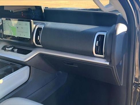 Certified 2025 Ford Expedition Max Active image 16