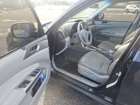 Used 2010 Subaru Forester 2.5X Limited image 3