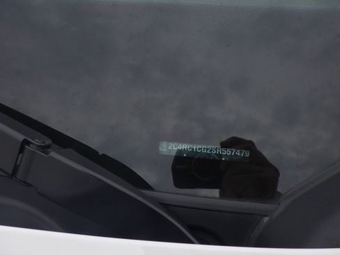 Used 2025 Chrysler Voyager LX image 2