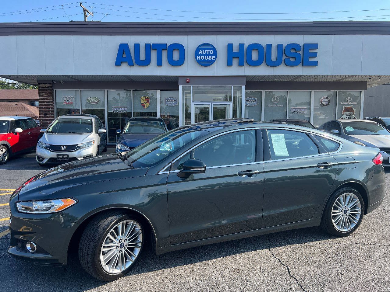 Used 2015 Ford Fusion SE w/ Equipment Group 202A FWD image 1
