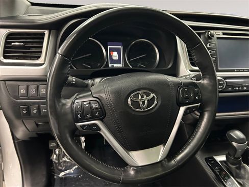 Used 2018 Toyota Highlander Limited Platinum image 12