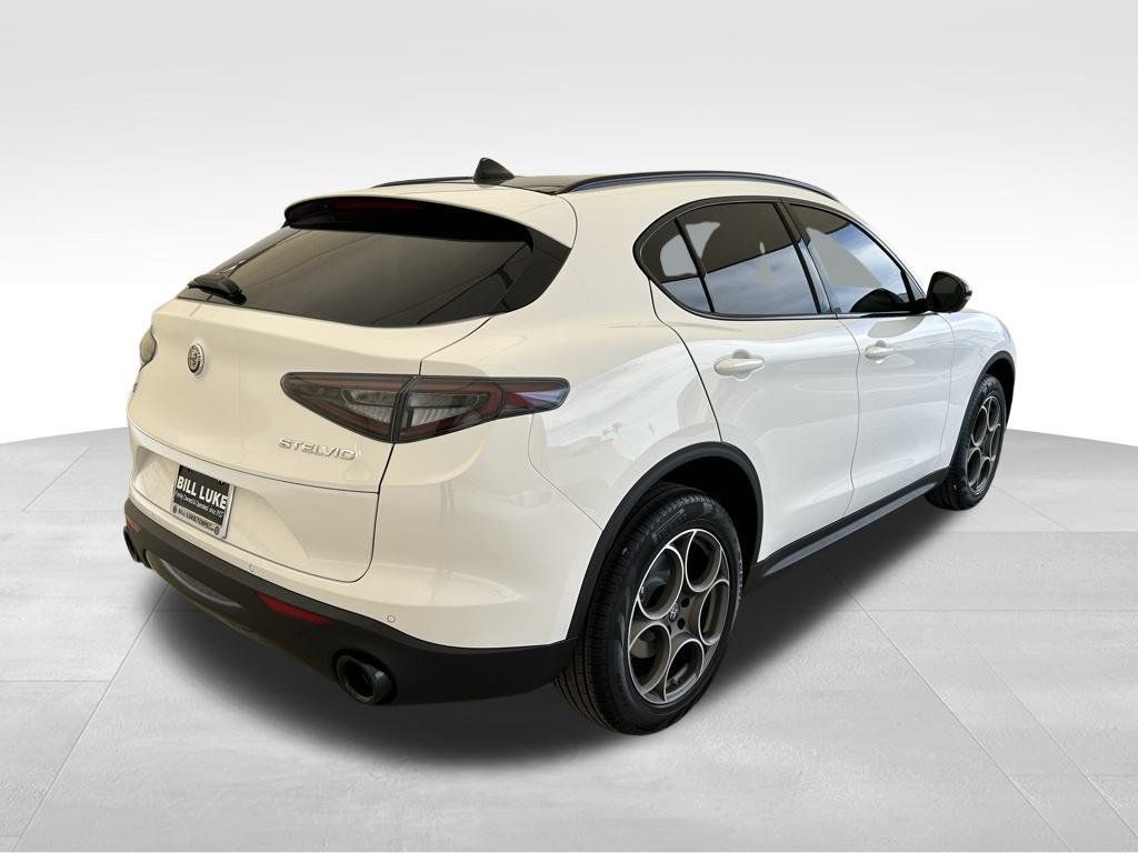 New 2025 Alfa Romeo Stelvio Sprint w/ Convenience Package AWD/4WD image 8