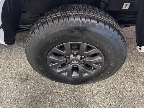 Used 2021 Toyota Tacoma SR5 image 15