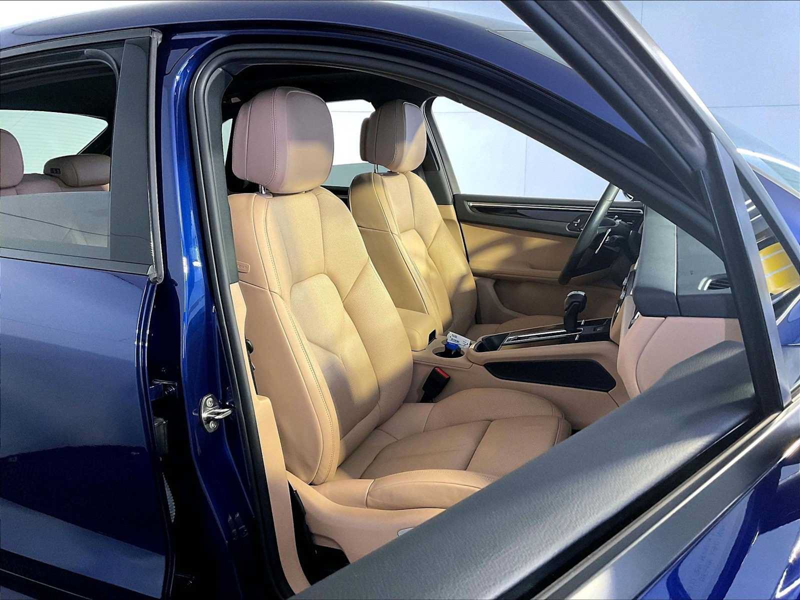 Certified 2023 Porsche Macan AWD/4WD image 18