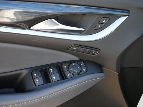 Used 2024 Buick Enclave Premium image 19